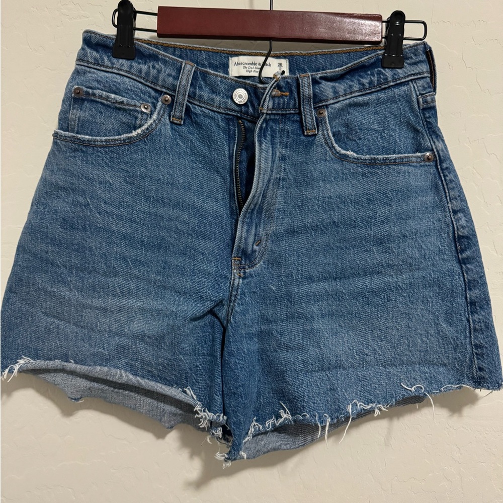abercrombie dad short high rise size 26 / 2